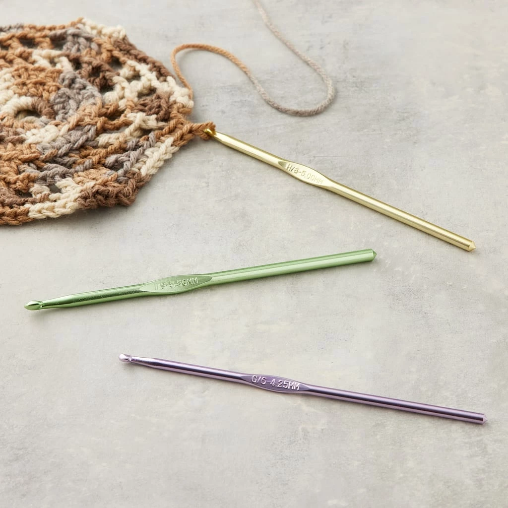 Flash Sale π Anodized Aluminum Crochet Hook Set by Loops & Threads®, G-I π - Image 2